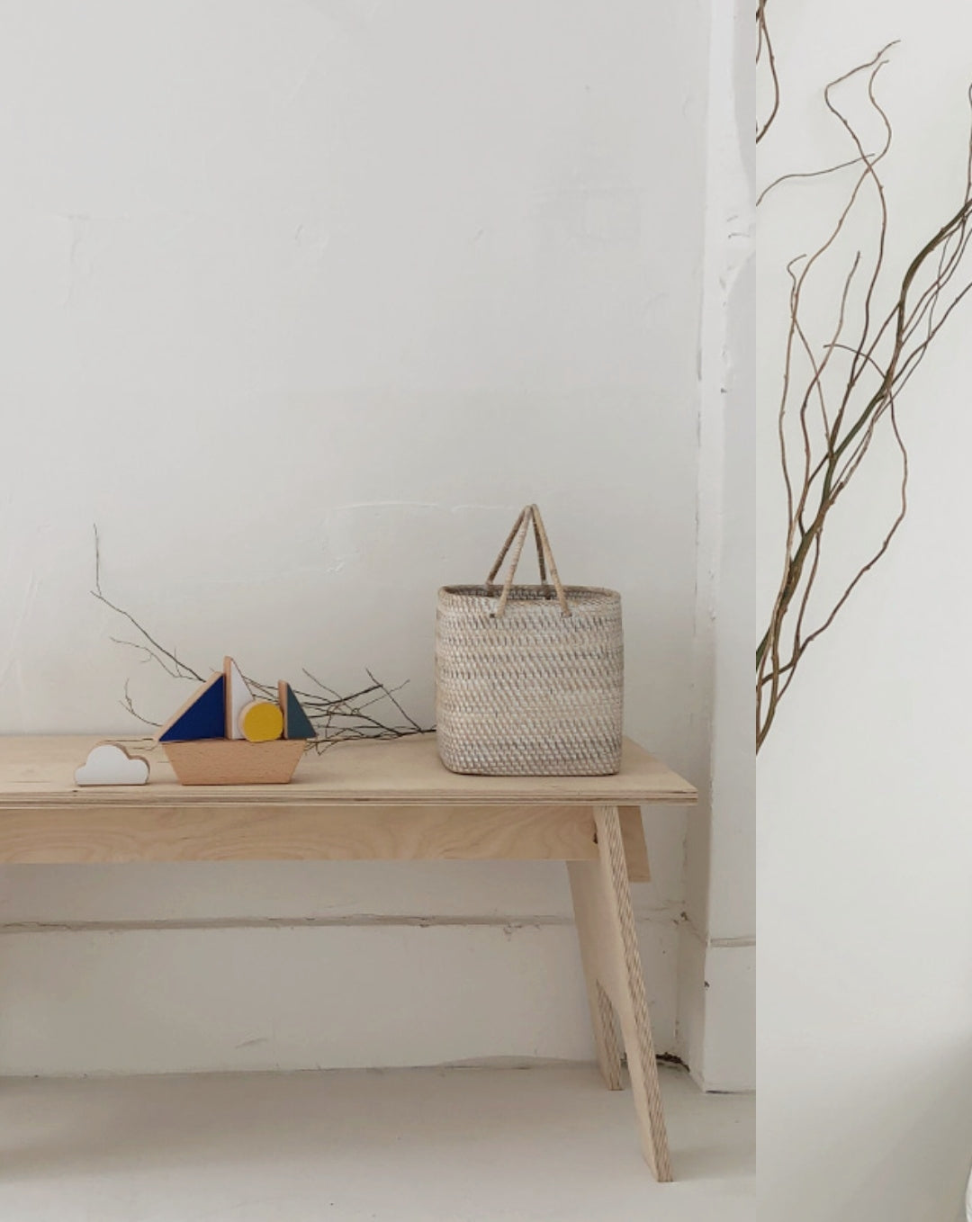 The minimalistic stacking boat toy