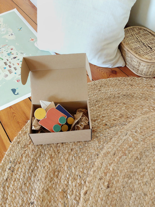 'Hills & sun' push toy